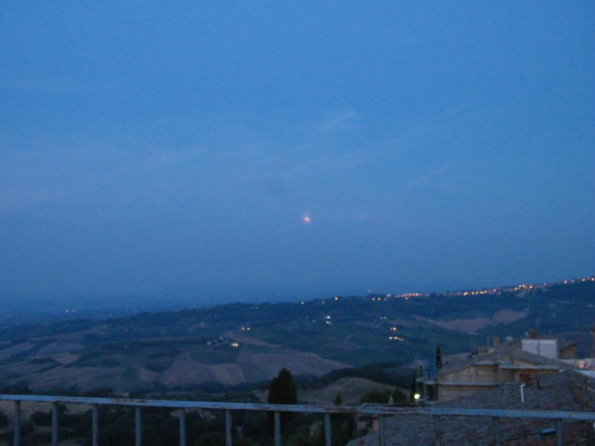 B&B Il Glicine Montefollonico エクステリア 写真