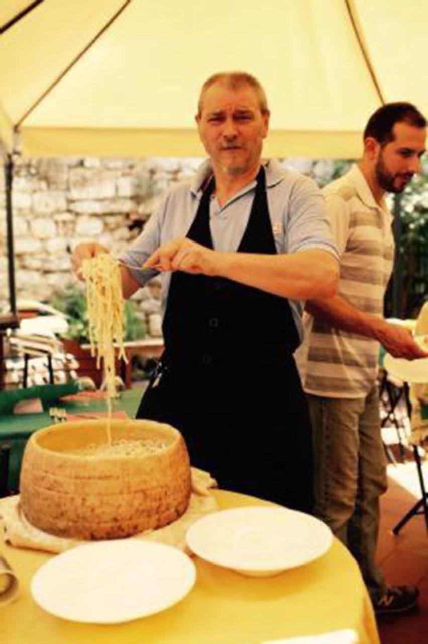 B&B Il Glicine Montefollonico エクステリア 写真
